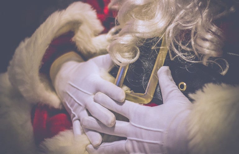 These 21 tips are sure to help keep your weight down during the holidays. Read more now!