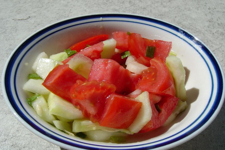 tomato cucumber salad